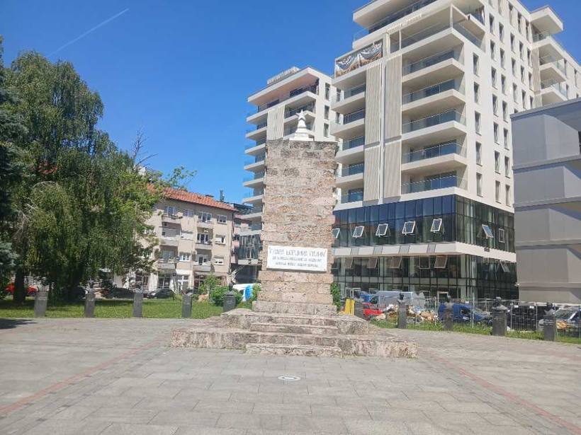 Monument and new tower — Old and new, side by side, Banja Luka